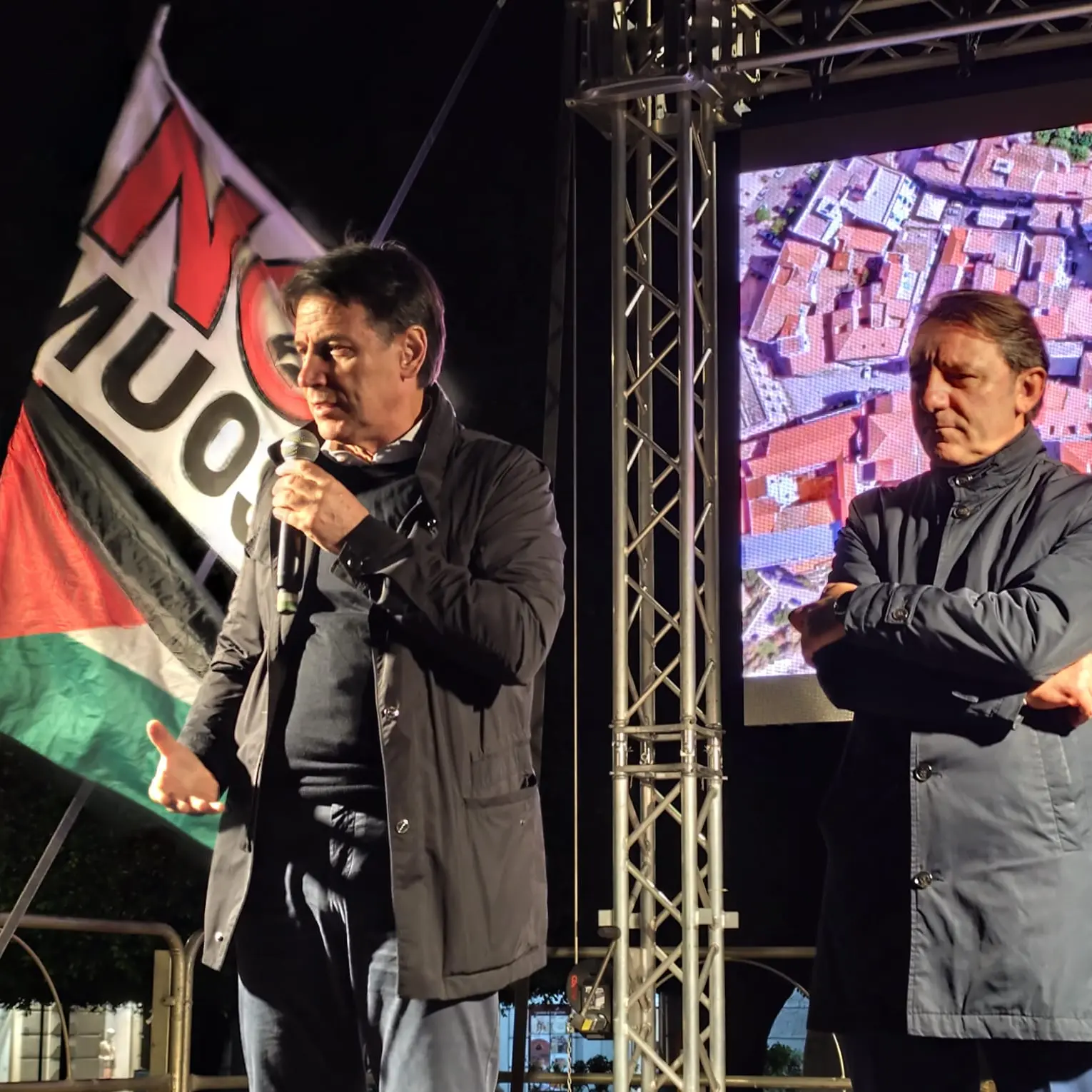 Conte a Reggio con Tridico: «Le dimissioni di Occhiuto una furbata. L’inchiesta su di lui? A dicembre ne sapremo di più…»\n