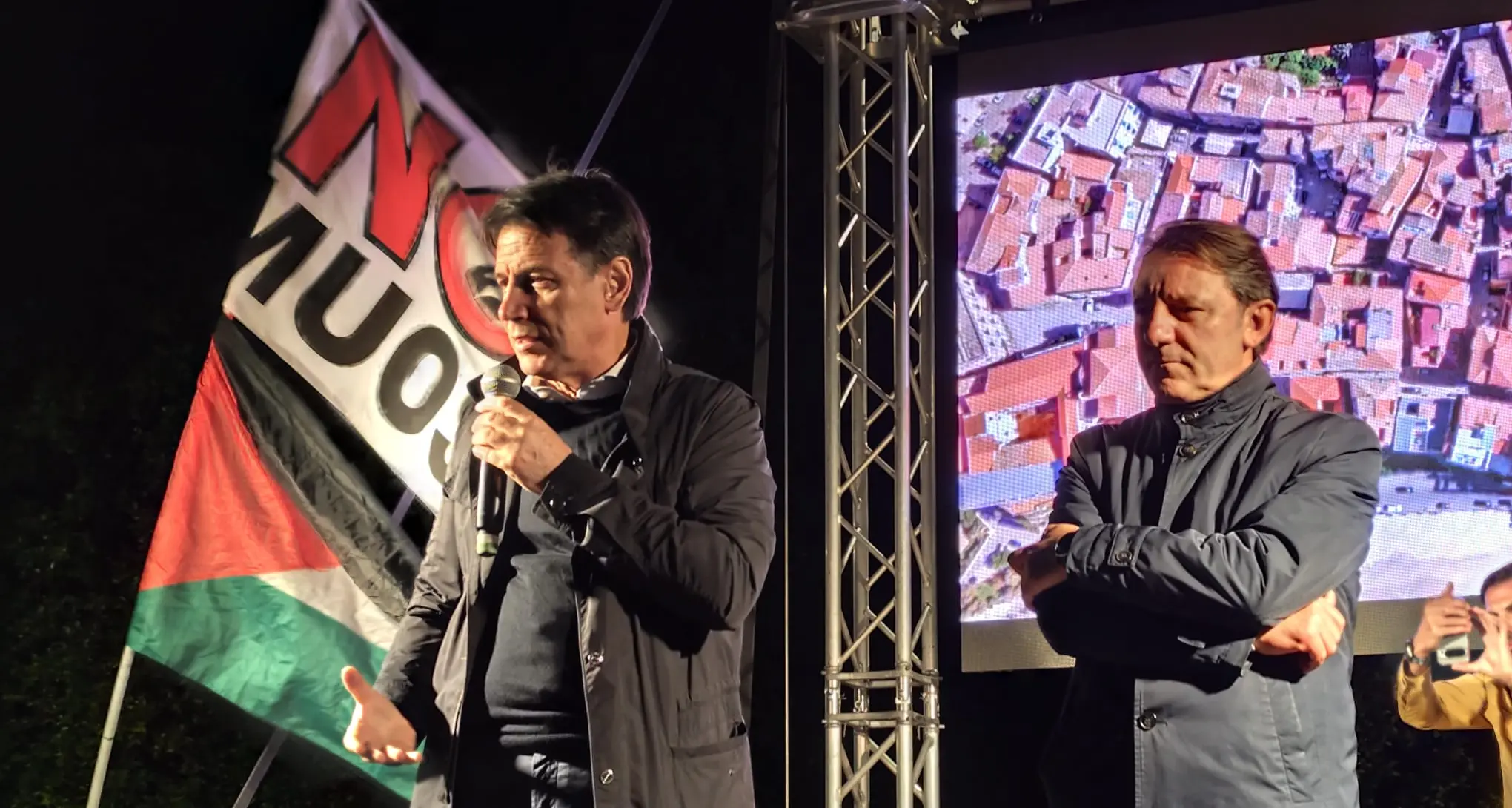 Conte a Reggio con Tridico: «Le dimissioni di Occhiuto una furbata. L’inchiesta su di lui? A dicembre ne sapremo di più…»\n