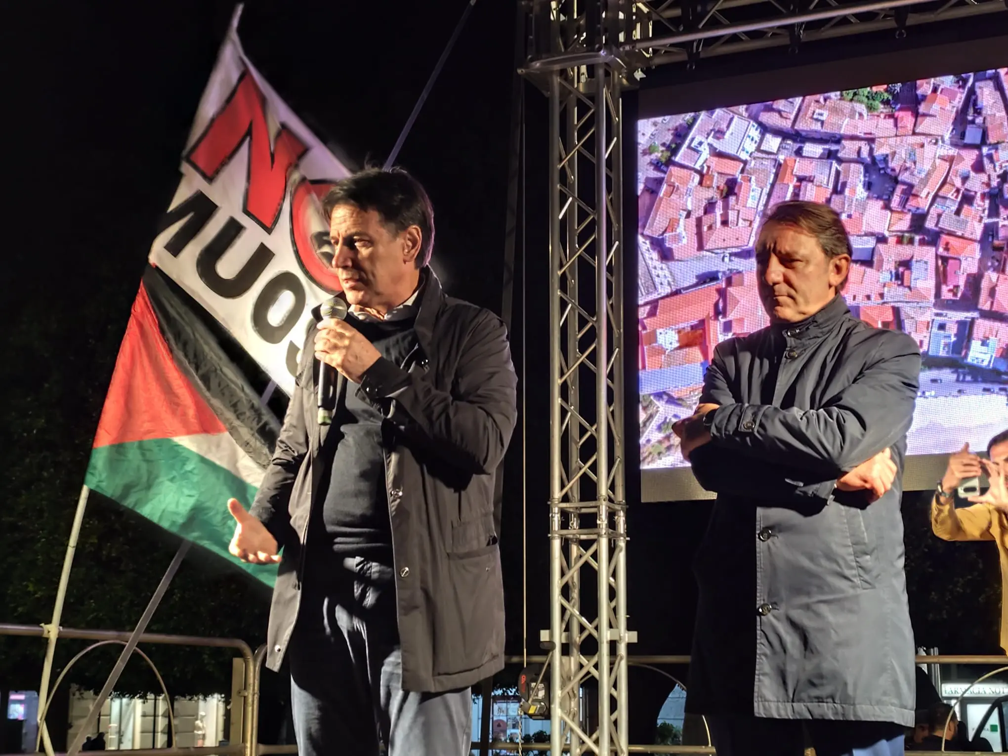 Conte a Reggio con Tridico: «Le dimissioni di Occhiuto una furbata. L’inchiesta su di lui? A dicembre ne sapremo di più…»\n