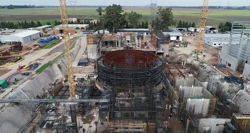 L’Italia tornerà a costruire le centrali nucleari: ok di Palazzo Chigi alla produzione sostenibile\n