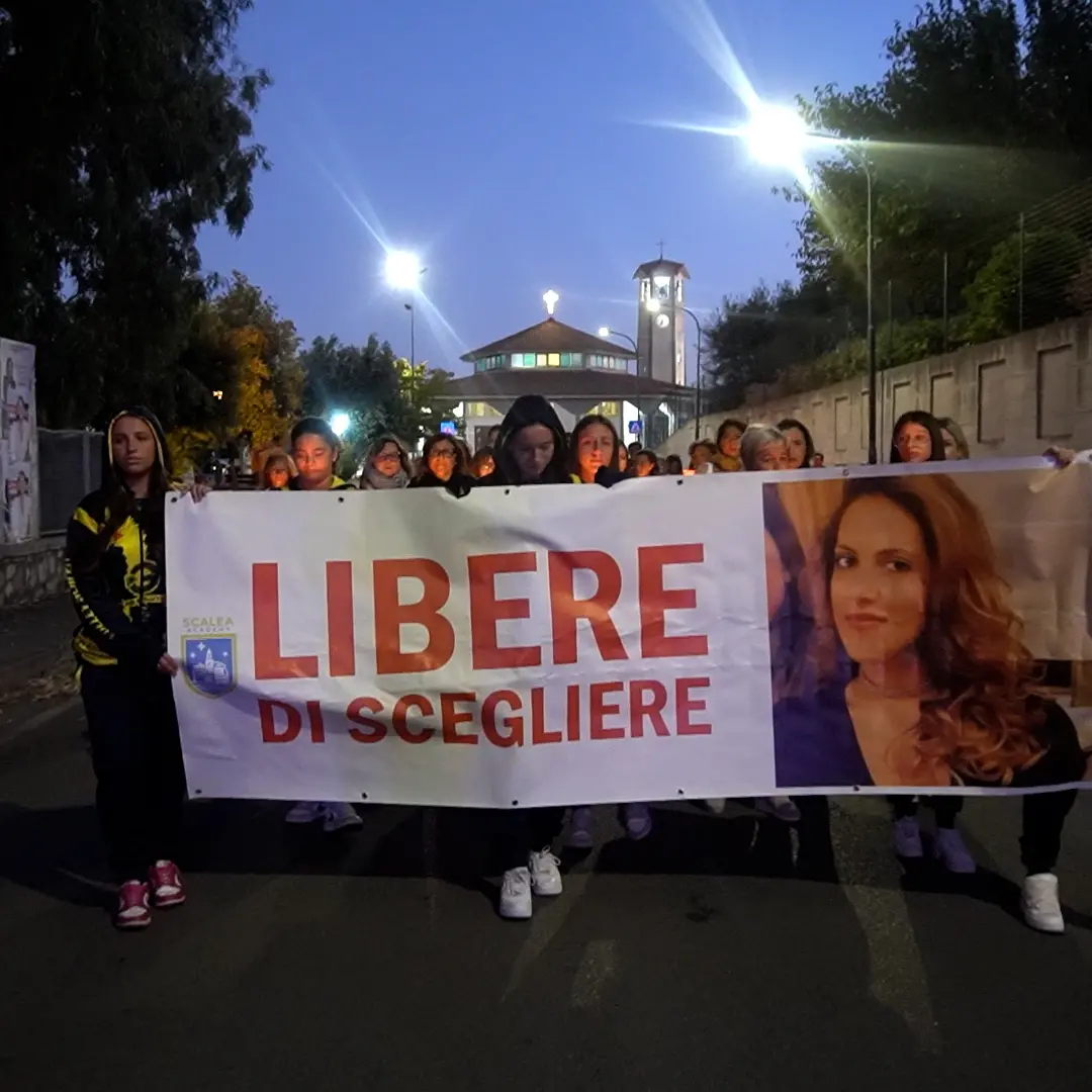 Scalea, tre anni fa il femminicidio di Ilaria Sollazzo: cittadini e associazioni in corteo per ricordarla\n