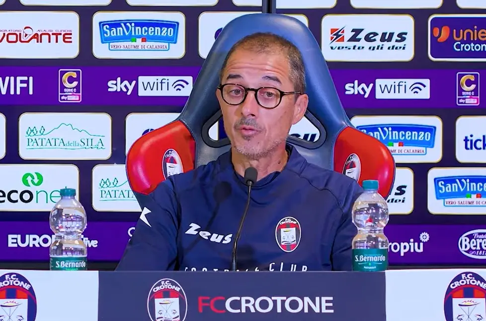 Verso Crotone-Picerno, Longo: «Partita speciale, serve concentrazione dall’inizio»\n