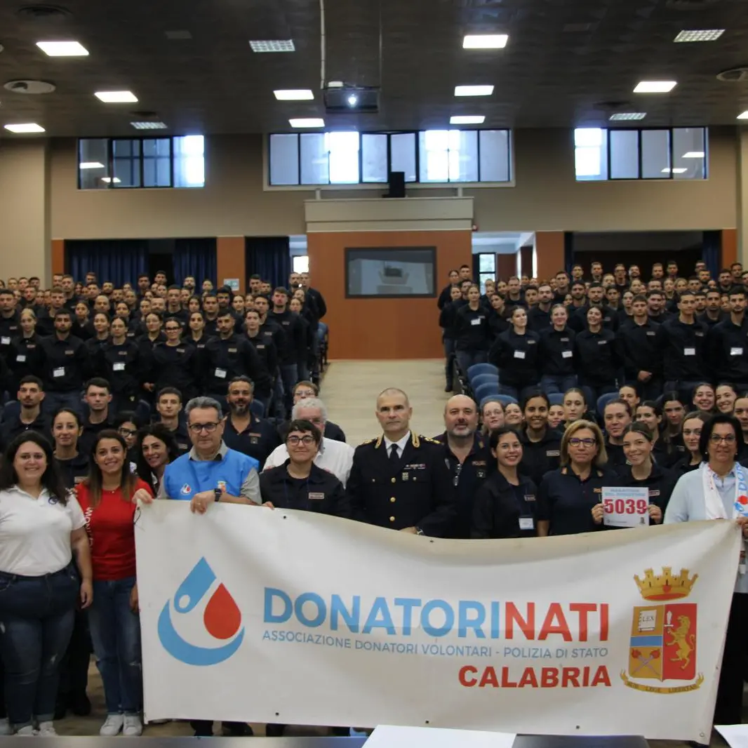 Gli allievi della Scuola di polizia di Vibo danno il via alla 11° edizione della Maratona del donatore: raccolte 24 sacche di sangue\n\n\n