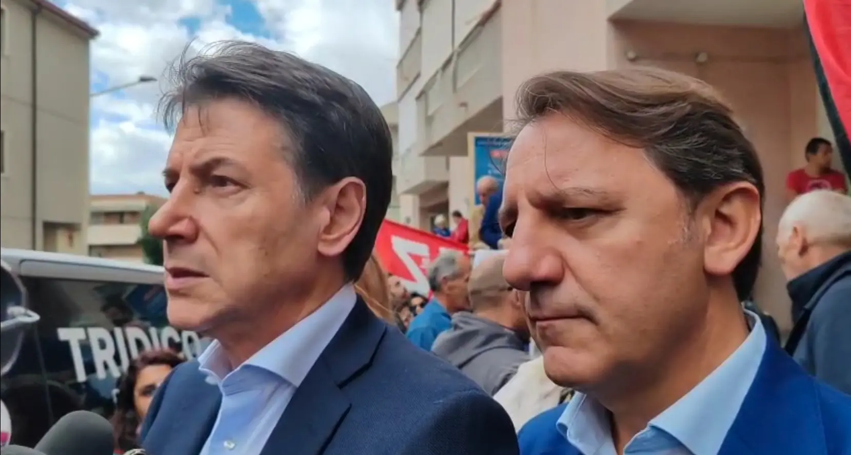 Conte a Villa San Giovanni: «La Calabria cerca riscatto, qui\u00A0sfida nazionale». E sul Ponte: «Tolti 300 mln da fondi di coesione»\n