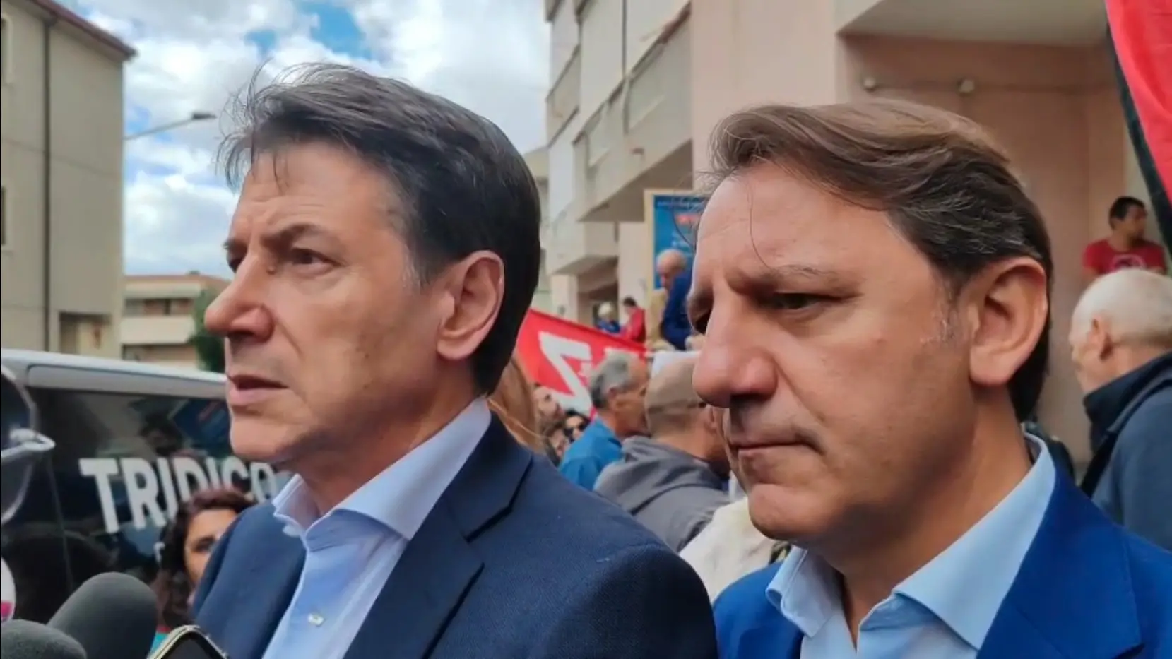 Conte a Villa San Giovanni: «La Calabria cerca riscatto, qui\u00A0sfida nazionale». E sul Ponte: «Tolti 300 mln da fondi di coesione»\n