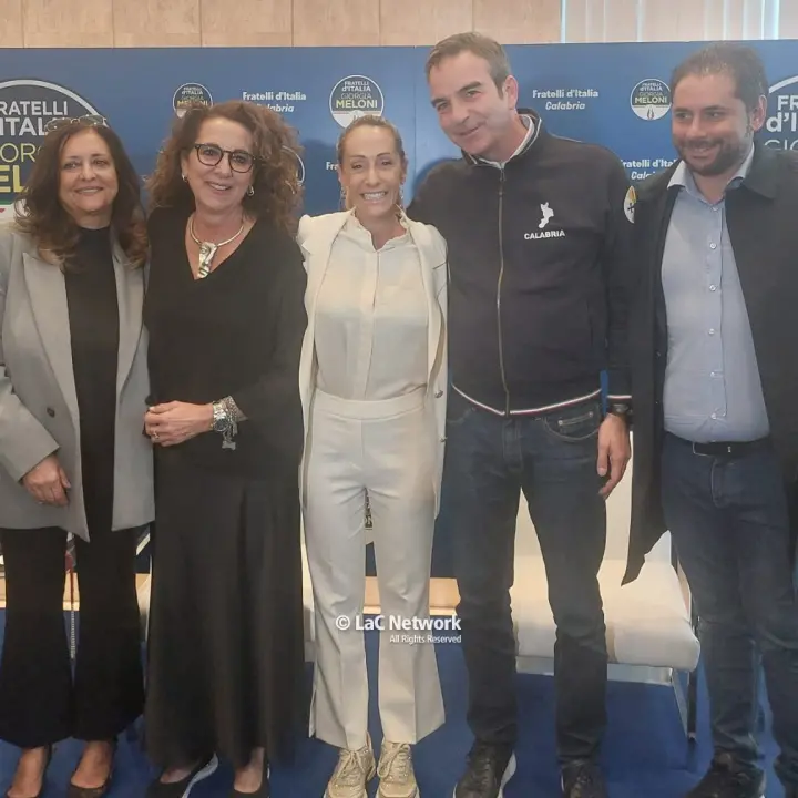 Arianna Meloni a Catanzaro: «La Calabria ha\u00A0risorse infinite, ma solo il centrodestra può liberare le sue energie»\n