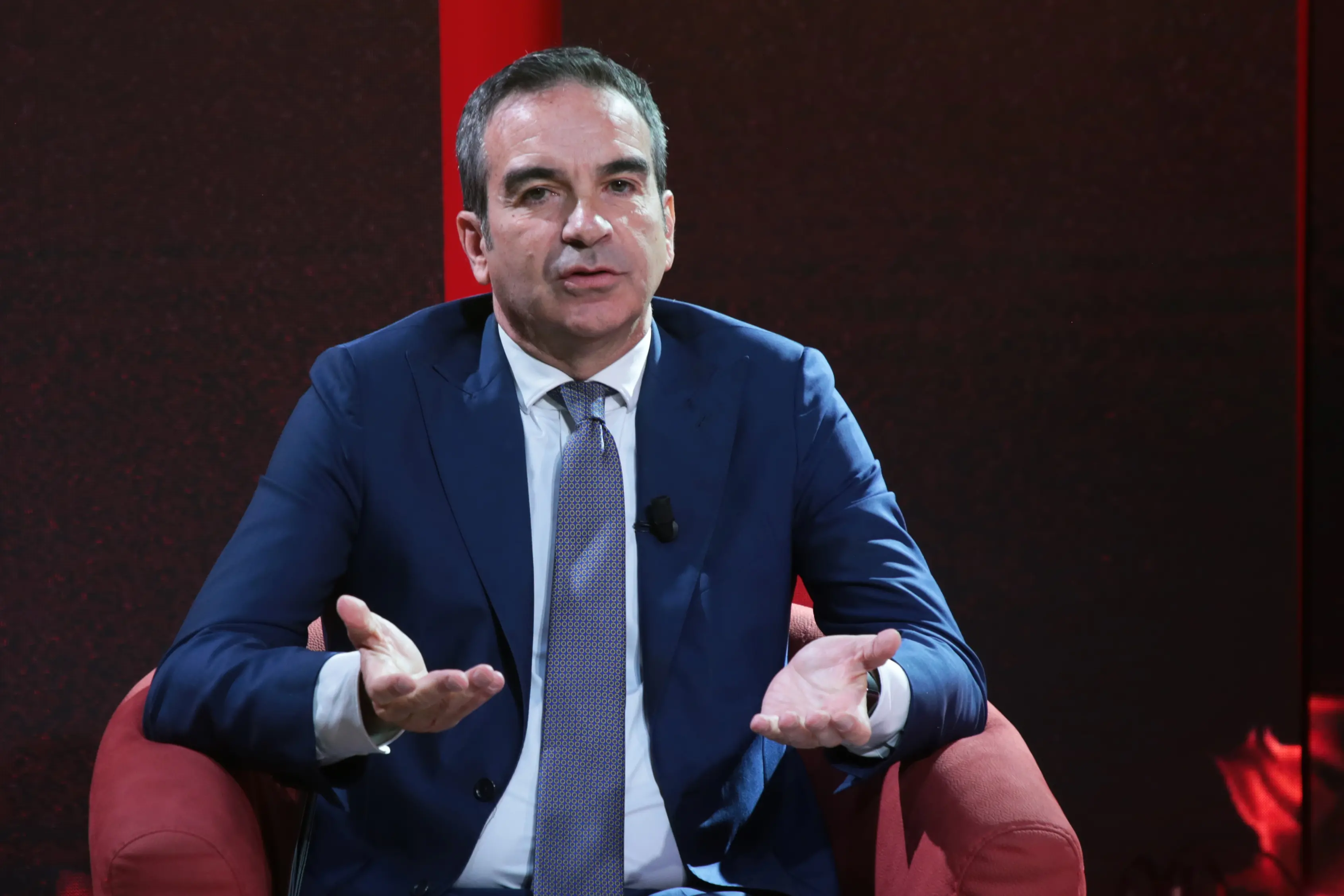 Regionali, in coda il veleno a Cinquestelle su Occhiuto: «Ma se vinci a dicembre ti dimetti di nuovo?»\n