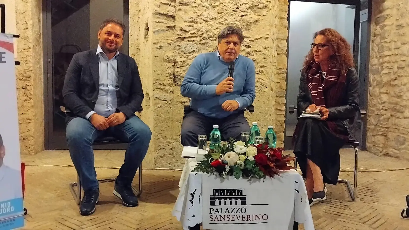 <p>Antonio Montuoro e Wanda Ferro nell&#39;incontro moderato da Massimo Tigani Sava (al centro)</p>\\n
