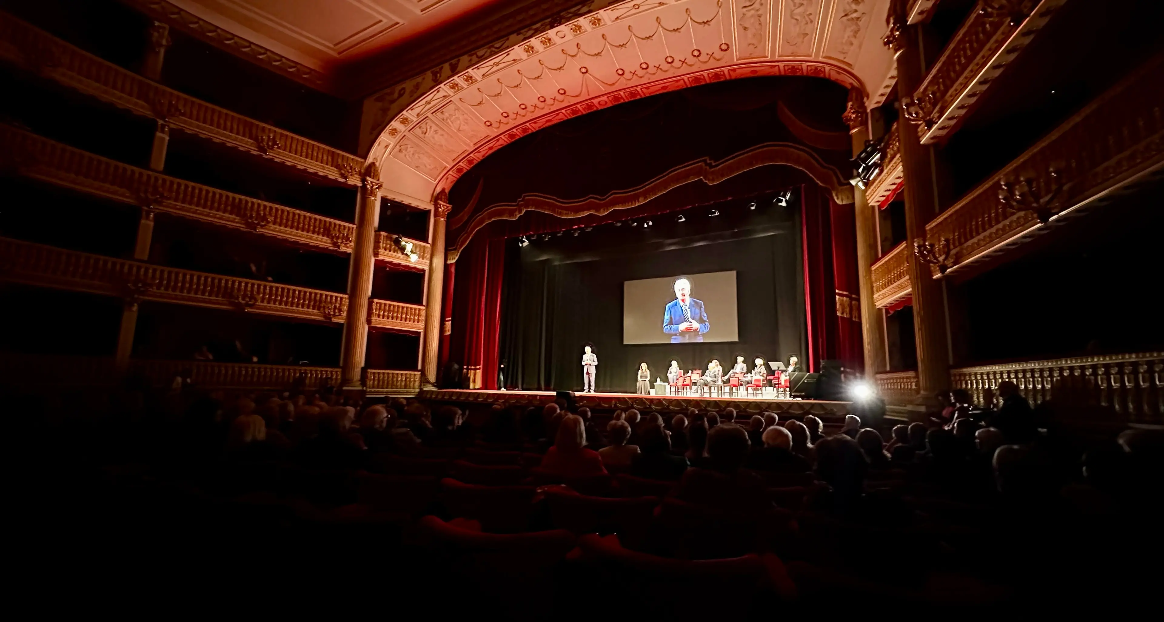 Premio per la Cultura Mediterranea 2025: al Teatro Rendano di Cosenza proclamati i vincitori della XIX edizione