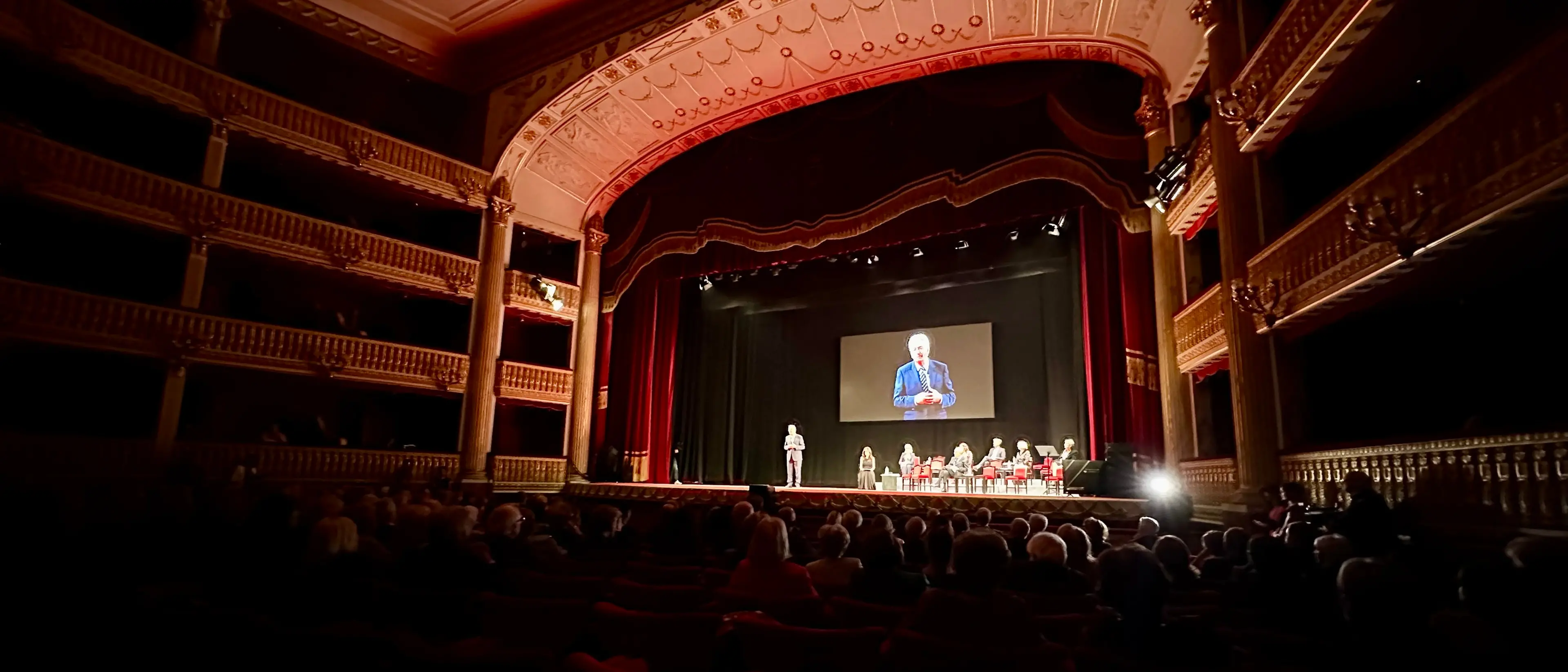 Premio per la Cultura Mediterranea 2025: al Teatro Rendano di Cosenza proclamati i vincitori della XIX edizione
