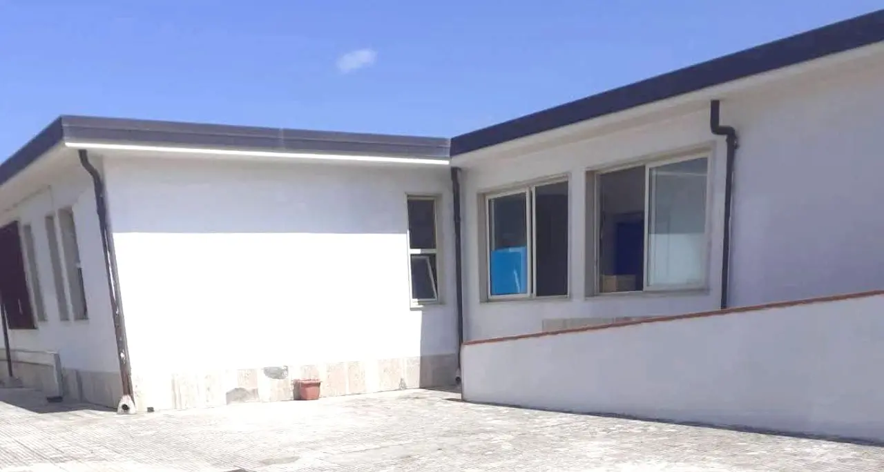 Gioia Tauro, vandalismo contro una scuola dell'infanzia: distrutti arredi e rubati i succhi di frutta dei bambini\n