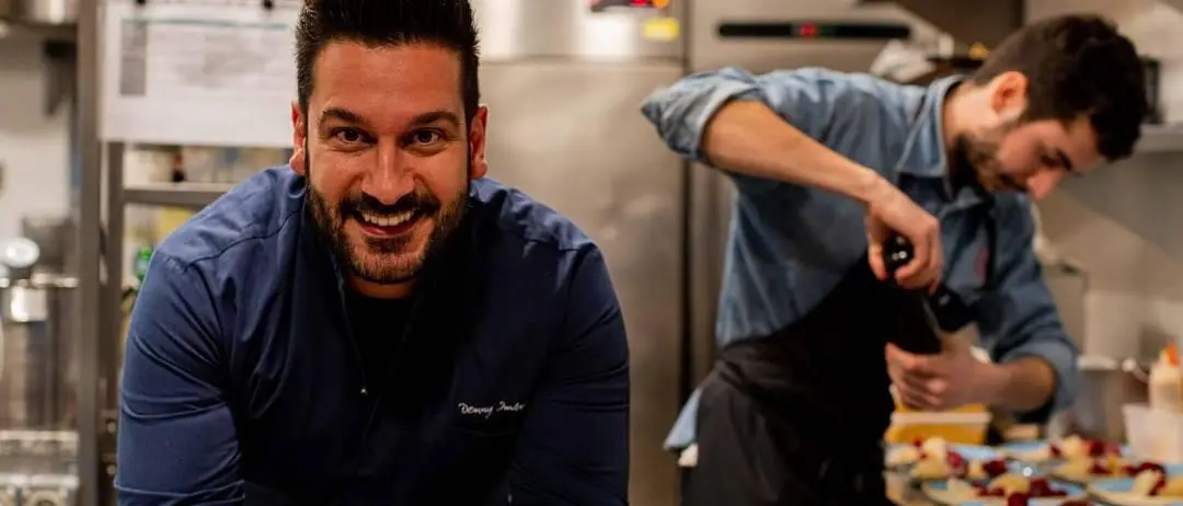 Denny Imbroisi, dal cuore della Calabria ai bistrot di Parigi: storia dello chef internazionale che ha conquistato la Francia\n