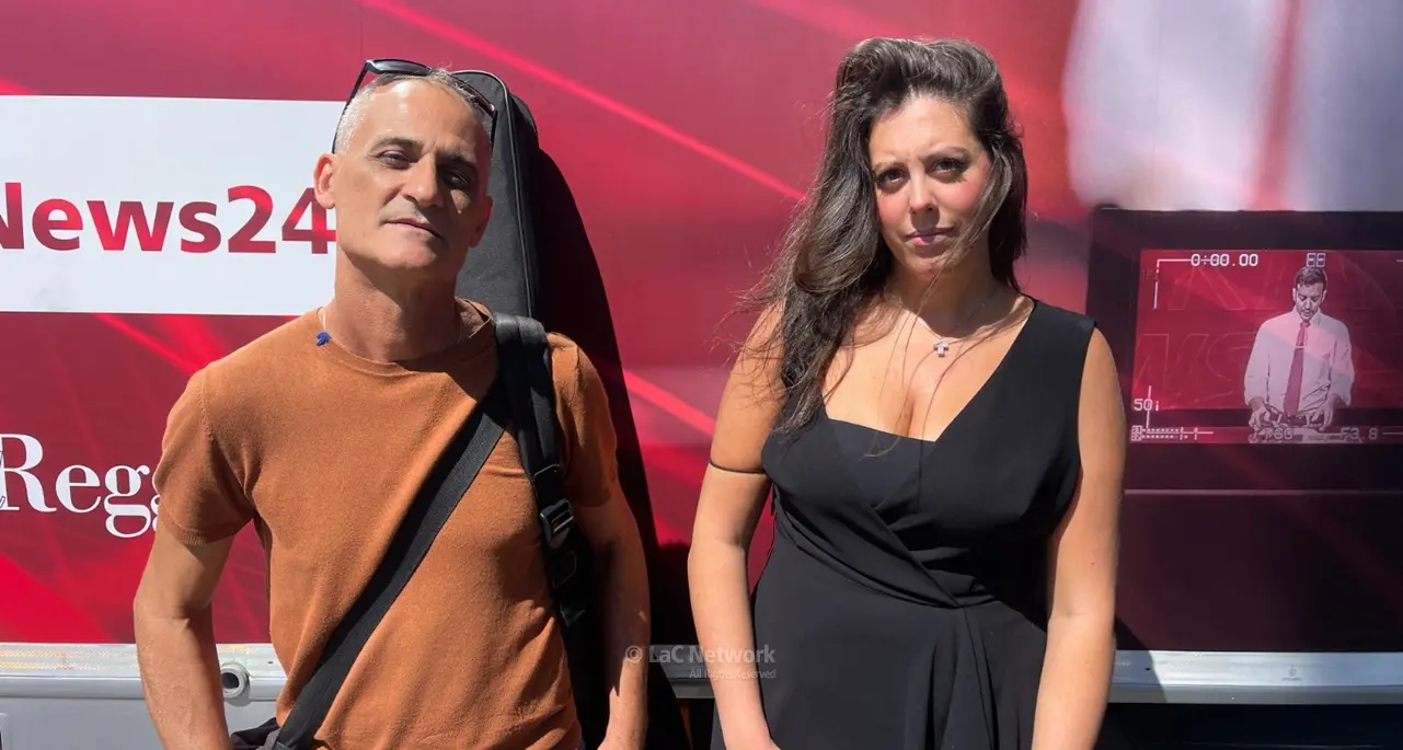 Mario Lo Cascio e Rosamaria Scopelliti dei Mattanza cantano le Origini e ricordano Mimmo Martino\u00A0sul truck LaC\n