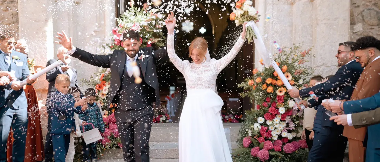 Karen e Giovanni sposi: l'abbraccio del network LaC al direttore Franco Laratta per il matrimonio della figlia\n