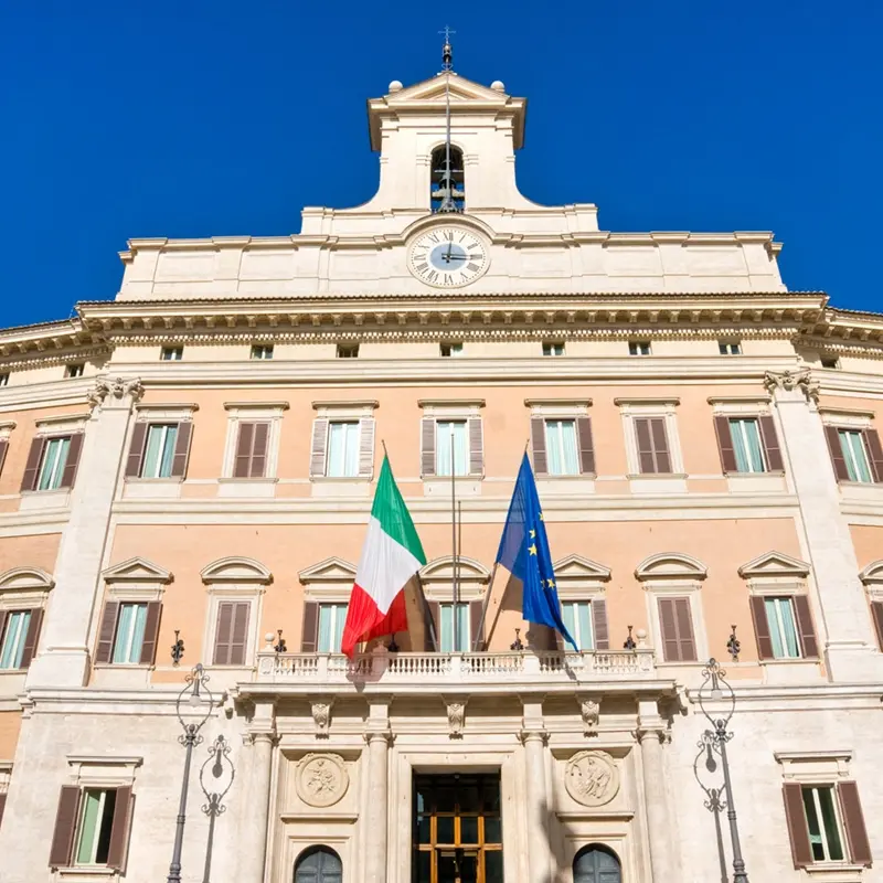 La democrazia “bipolare” in Italia: tra slogan vuoti (lontani\u00A0dalla realtà) e un confronto politico ridotto a scontro quotidiano\n