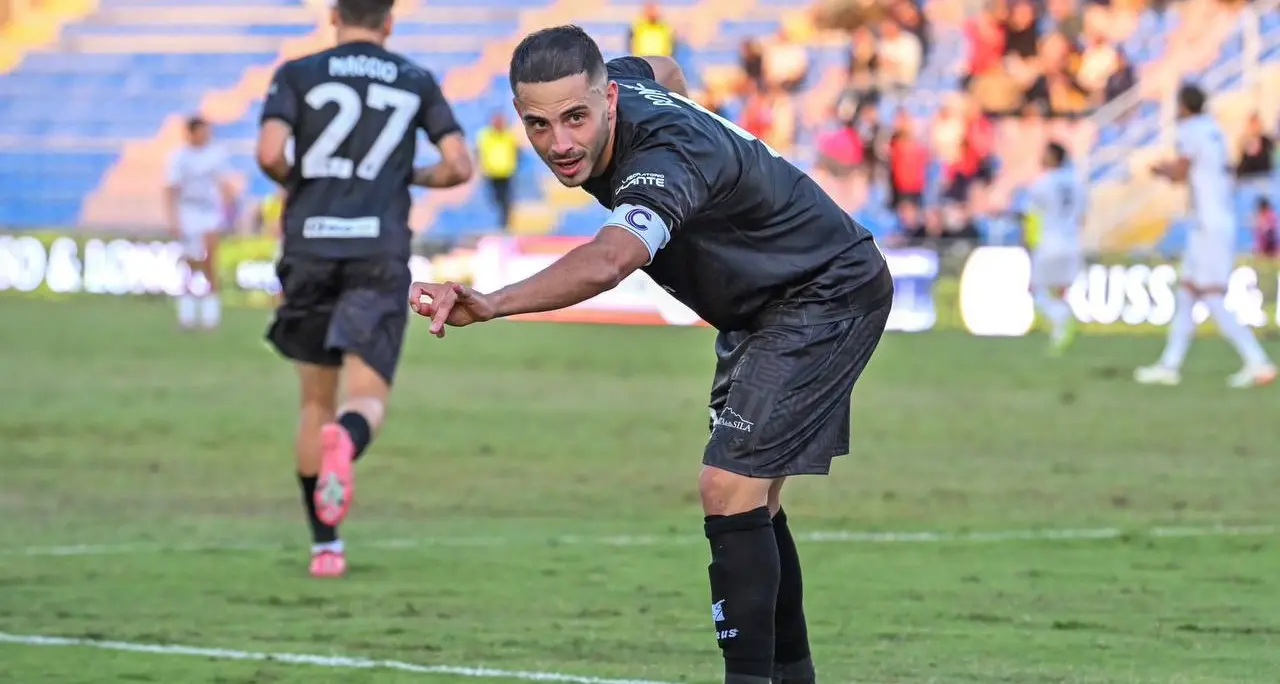 Il Crotone vince e convince contro il Picerno, allo Scida finisce 3 a 0\n