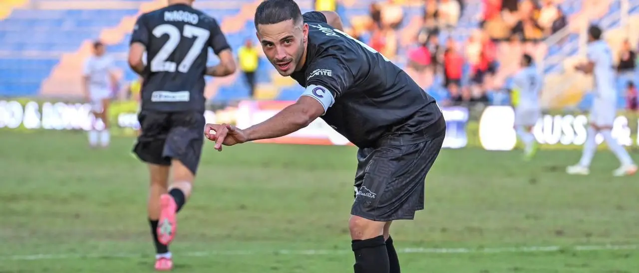 Il Crotone vince e convince contro il Picerno, allo Scida finisce 3 a 0\n