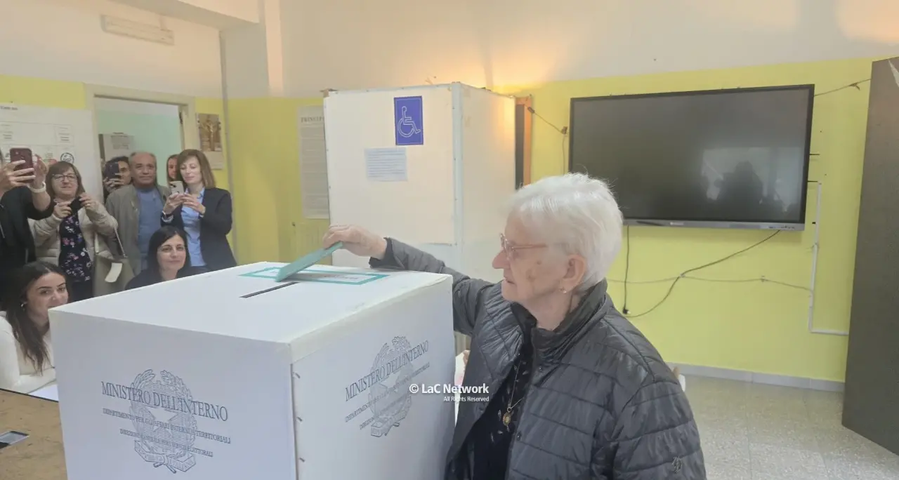 A cento anni non rinuncia a votare, Maria Filomena Sarro al seggio di\u00A0Verbicaro: «È mio dovere»\n