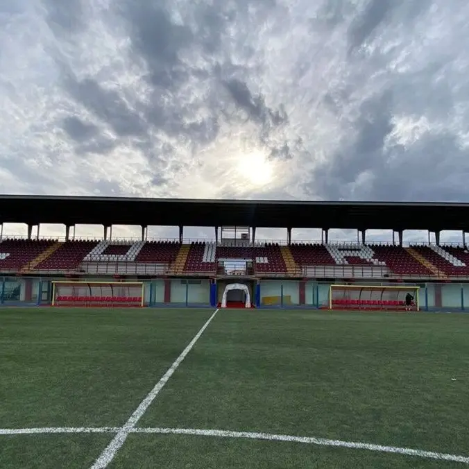 Paura durante il derby Siderno-Locri, calciatore ha un malore e si accascia a terra