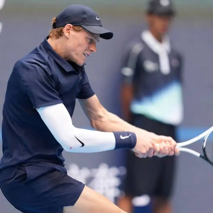 Tennis, Sinner si ritira al terzo set: Griekspoor passa agli ottavi a Shanghai