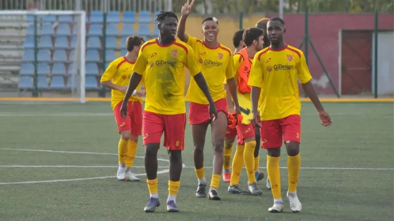 Eccellenza, festival del gol tra Rossanese e Isola CR. Gregorace dopo il 4-4: «Stiamo esprimendo un buon calcio»\n