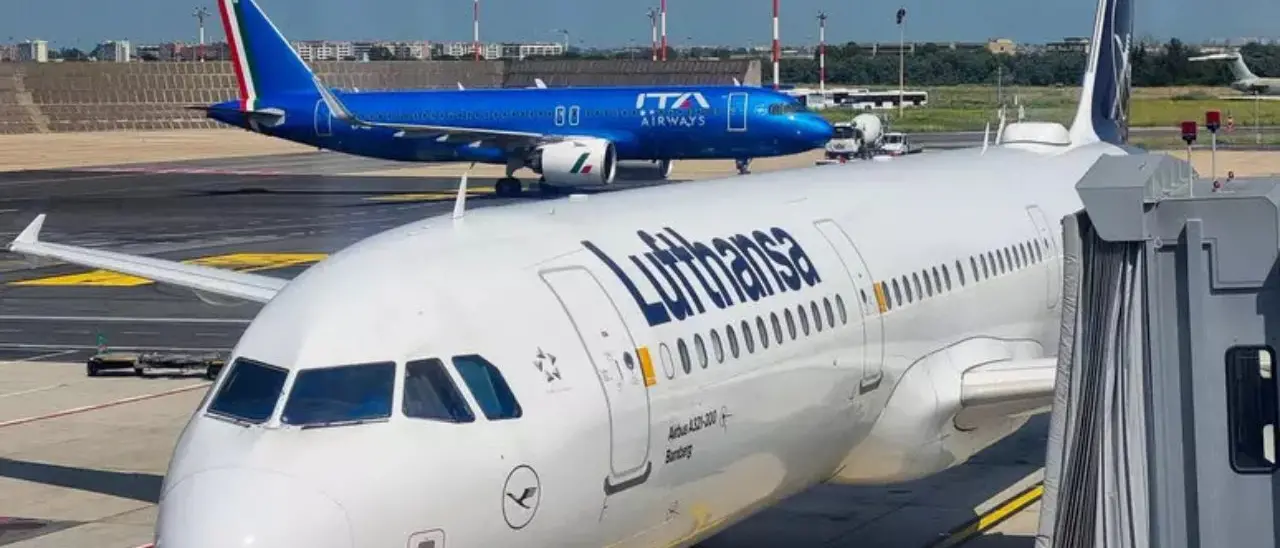 Lufthansa vola verso il baratro: 4mila licenziamenti e un futuro sempre più automatizzato, anche mentre compra ITA Airways\n