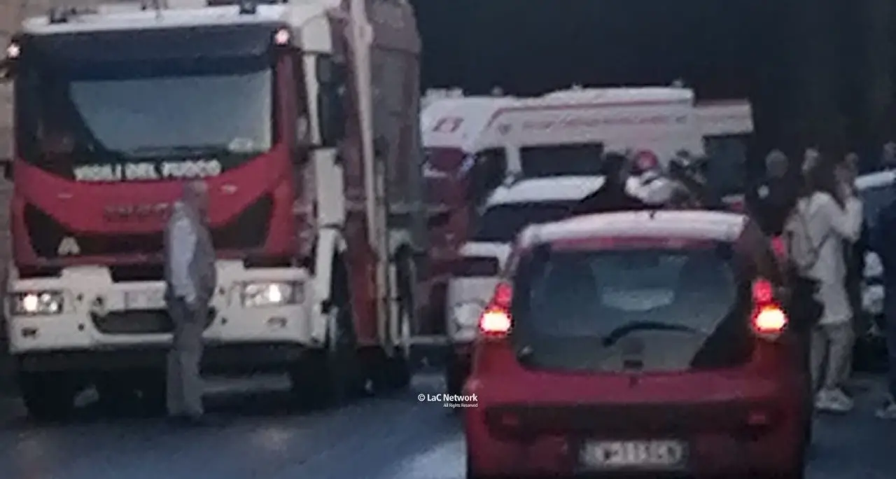 Catanzaro, scontro tra due auto in un sottopasso: in gravi condizioni uno dei conducenti\n