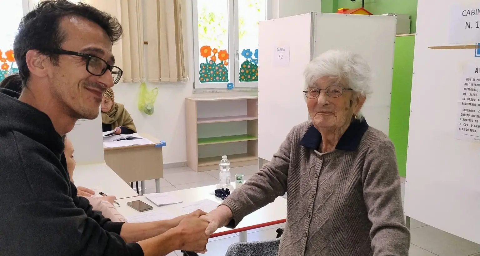 Regionali Calabria,\u00A0a Praia a Mare un’altra centenaria non rinuncia a votare:\u00A0Emilia La Gatta si reca alle urne