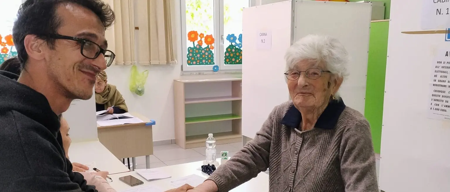 Regionali Calabria,\u00A0a Praia a Mare un’altra centenaria non rinuncia a votare:\u00A0Emilia La Gatta si reca alle urne