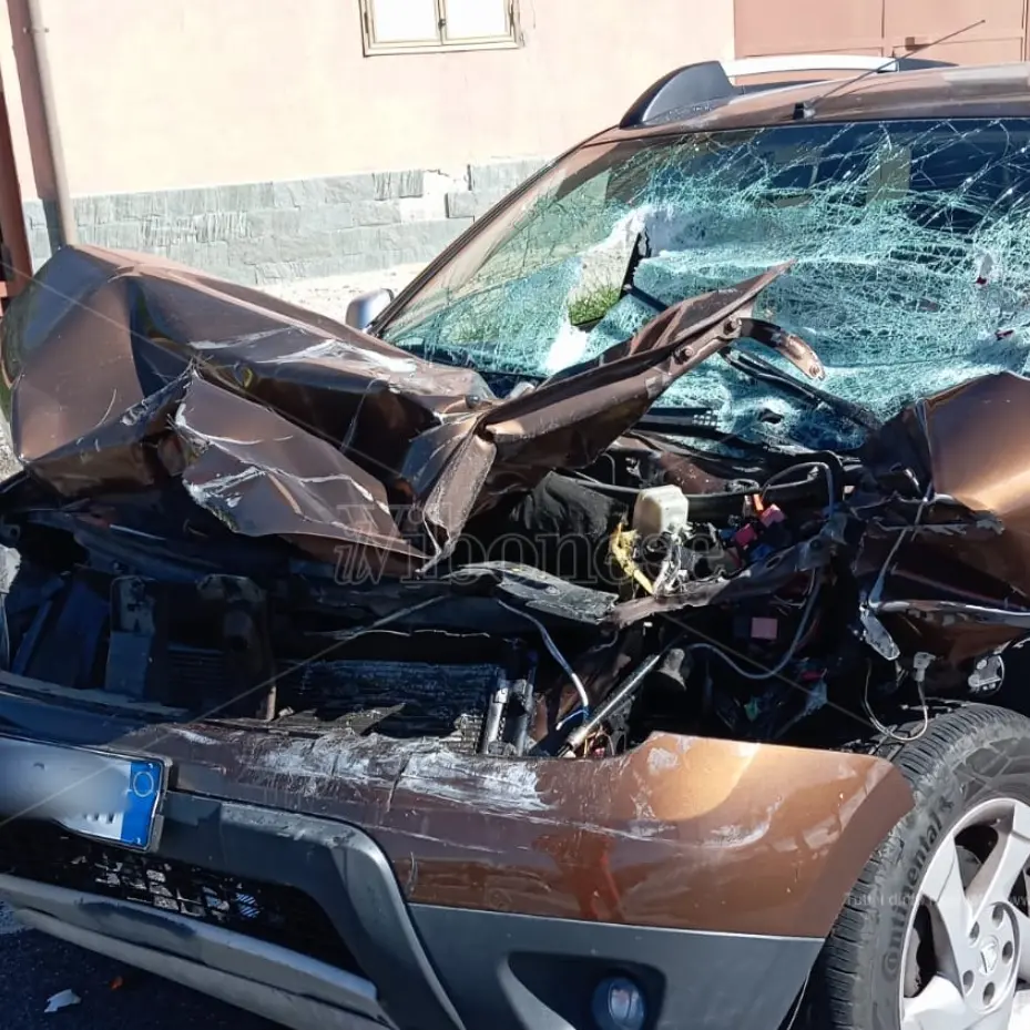 Incidente sulla statale 18 nel Vibonese: tre persone ferite\n