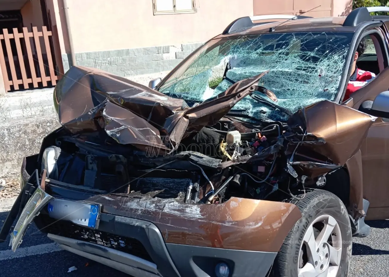 Incidente sulla statale 18 nel Vibonese: tre persone ferite\n