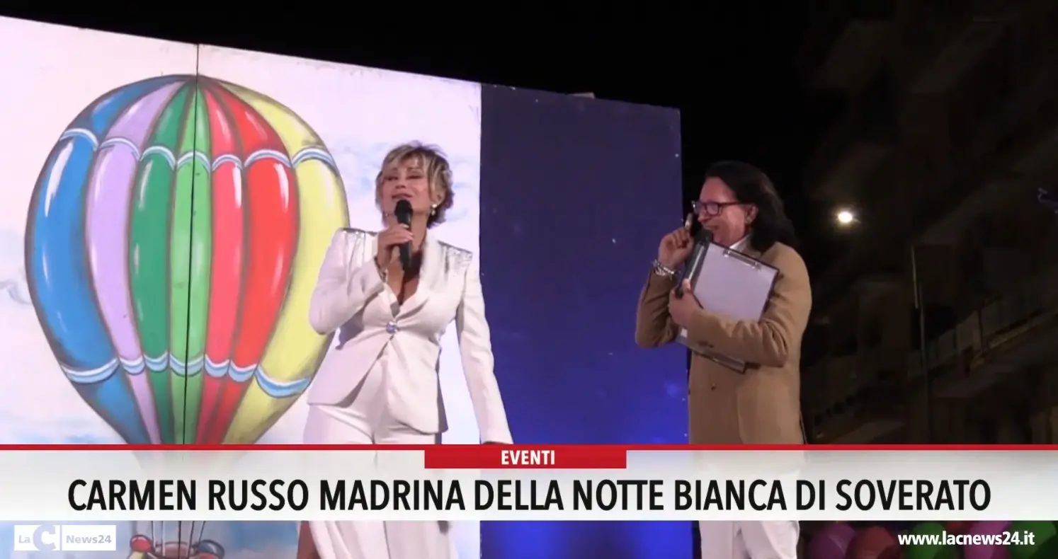 Carmen Russo madrina della notte bianca di Soverato