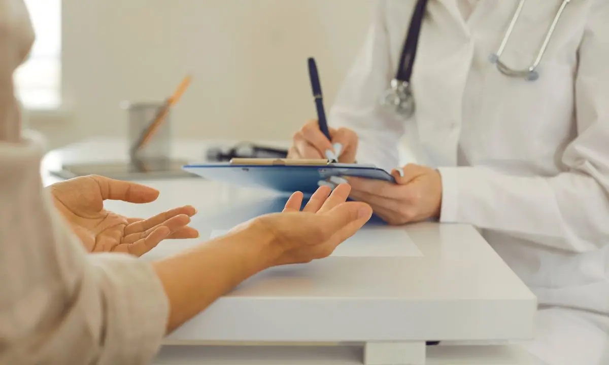 Medici di famiglia, la riforma di Schillaci piace a Occhiuto ma non ai sindacati: «È un pericolo per i pazienti, ecco perché»\n