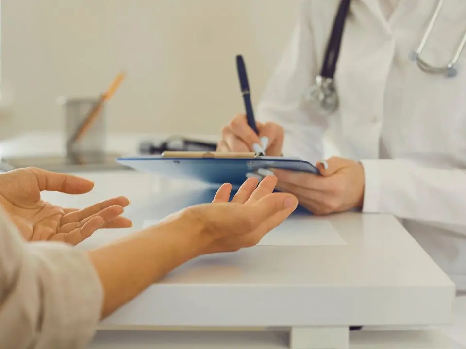 Medici di famiglia, la riforma di Schillaci piace a Occhiuto ma non ai sindacati: «È un pericolo per i pazienti, ecco perché»