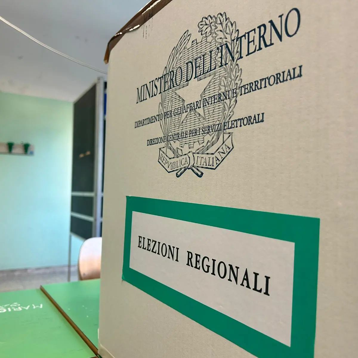 La Calabria diserta le urne,\u00A0in 20 anni affluenza dal 64 al 43%: politica (troppo) lontana dai problemi reali\n