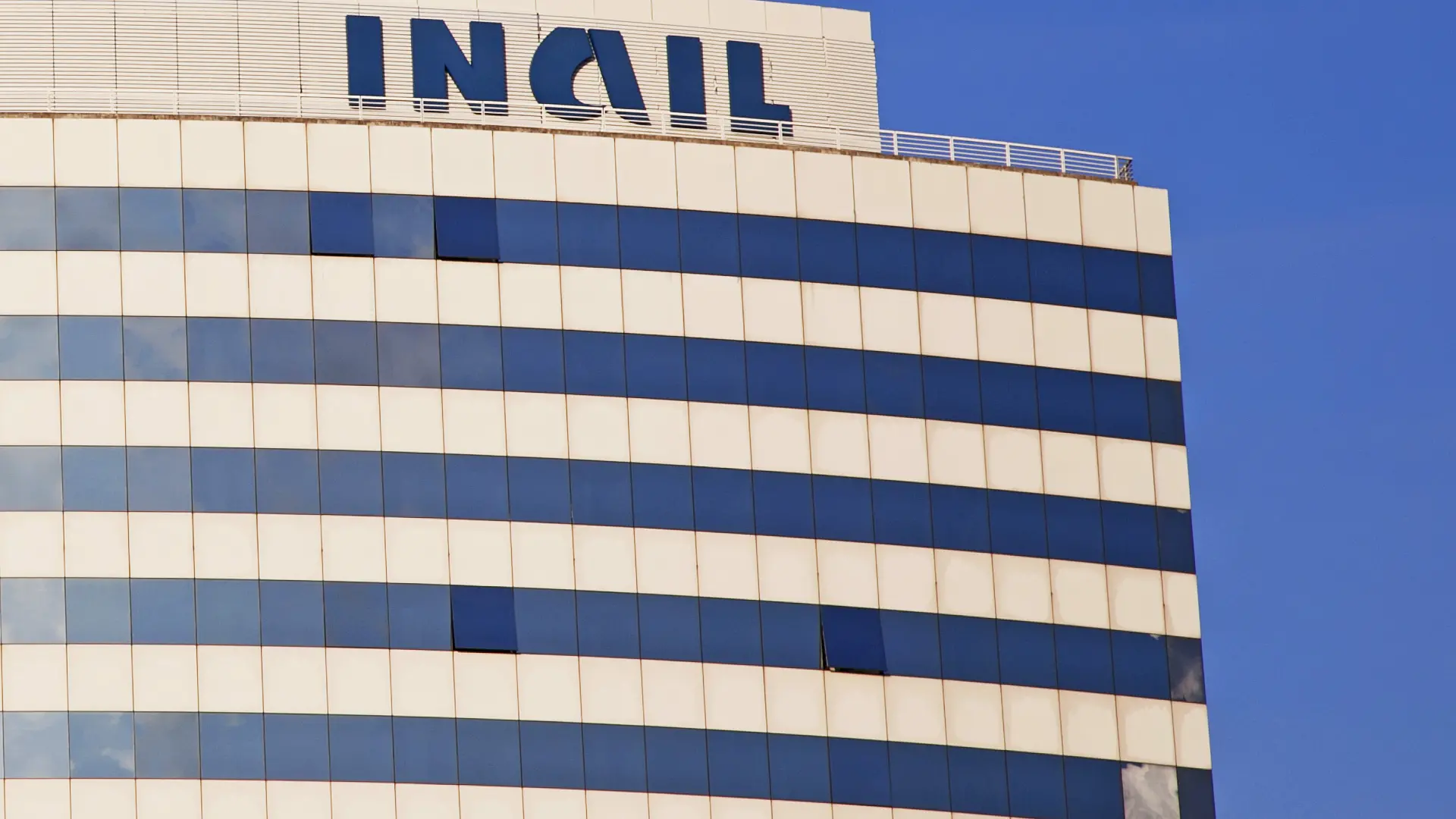 <p>La sede centrale&nbsp;dell&#39;Inail a Roma</p>\\n