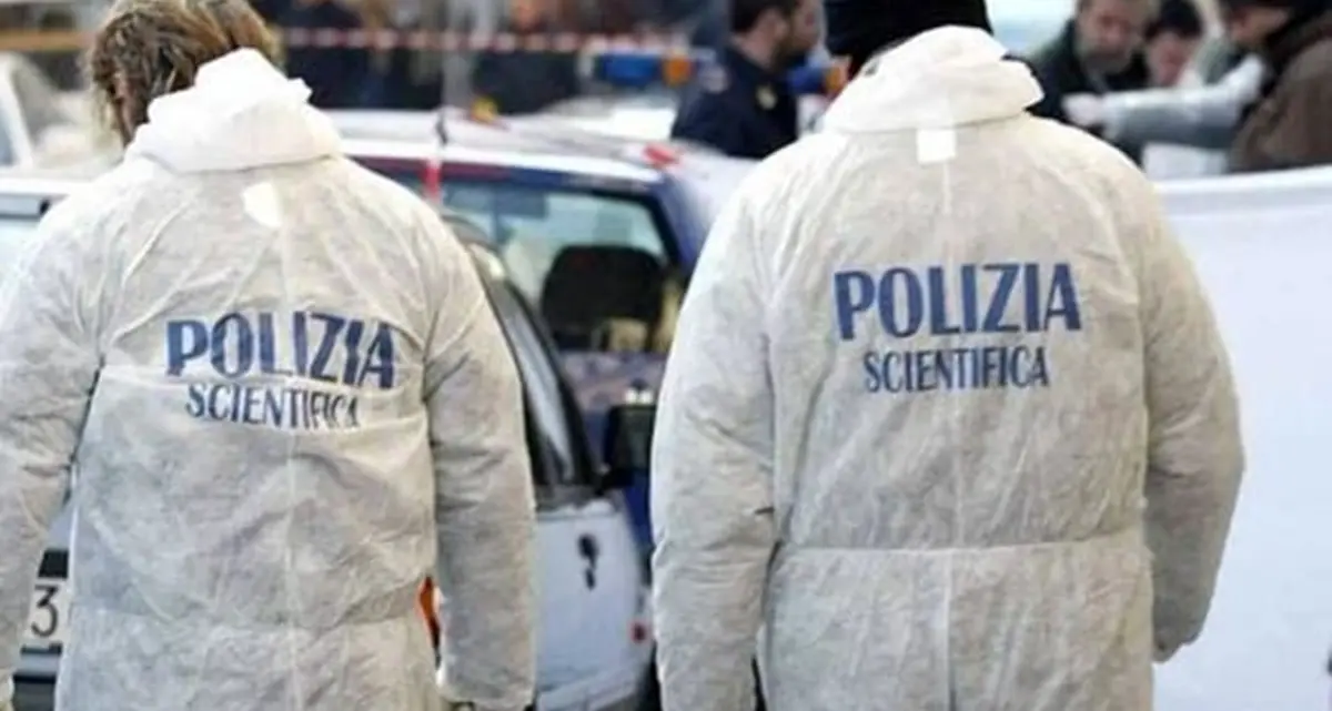 Sparatoria a Reggio Calabria: il titolare di una carrozzeria colpito alle spalle e ferito\n