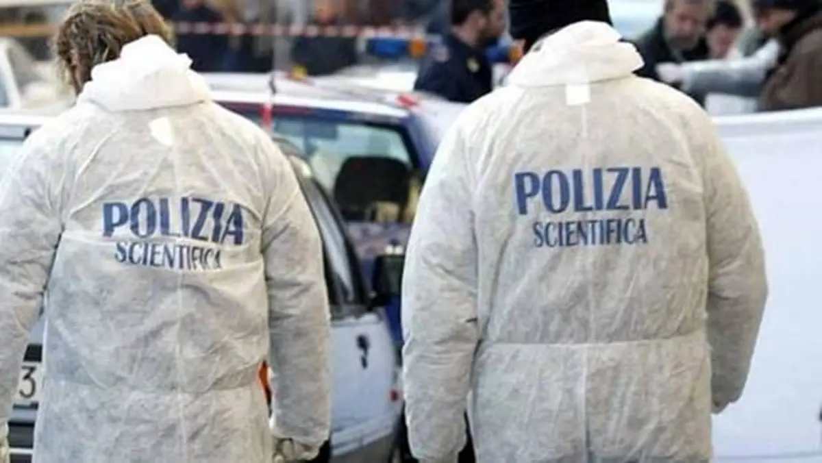 Sparatoria a Reggio Calabria: il titolare di una carrozzeria colpito alle spalle e ferito\n