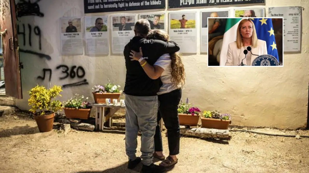<p>Due anni fa gli attacchi del 7 ottobre (Ansa). Nel riquadro Giorgia Meloni</p>\\n