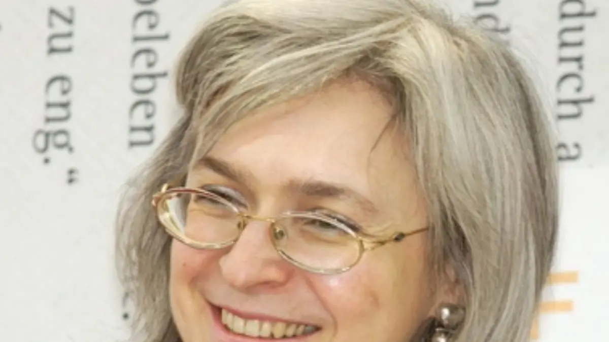 <p>Anna Politkovskaja (foto da annaviva.org)</p>\\n