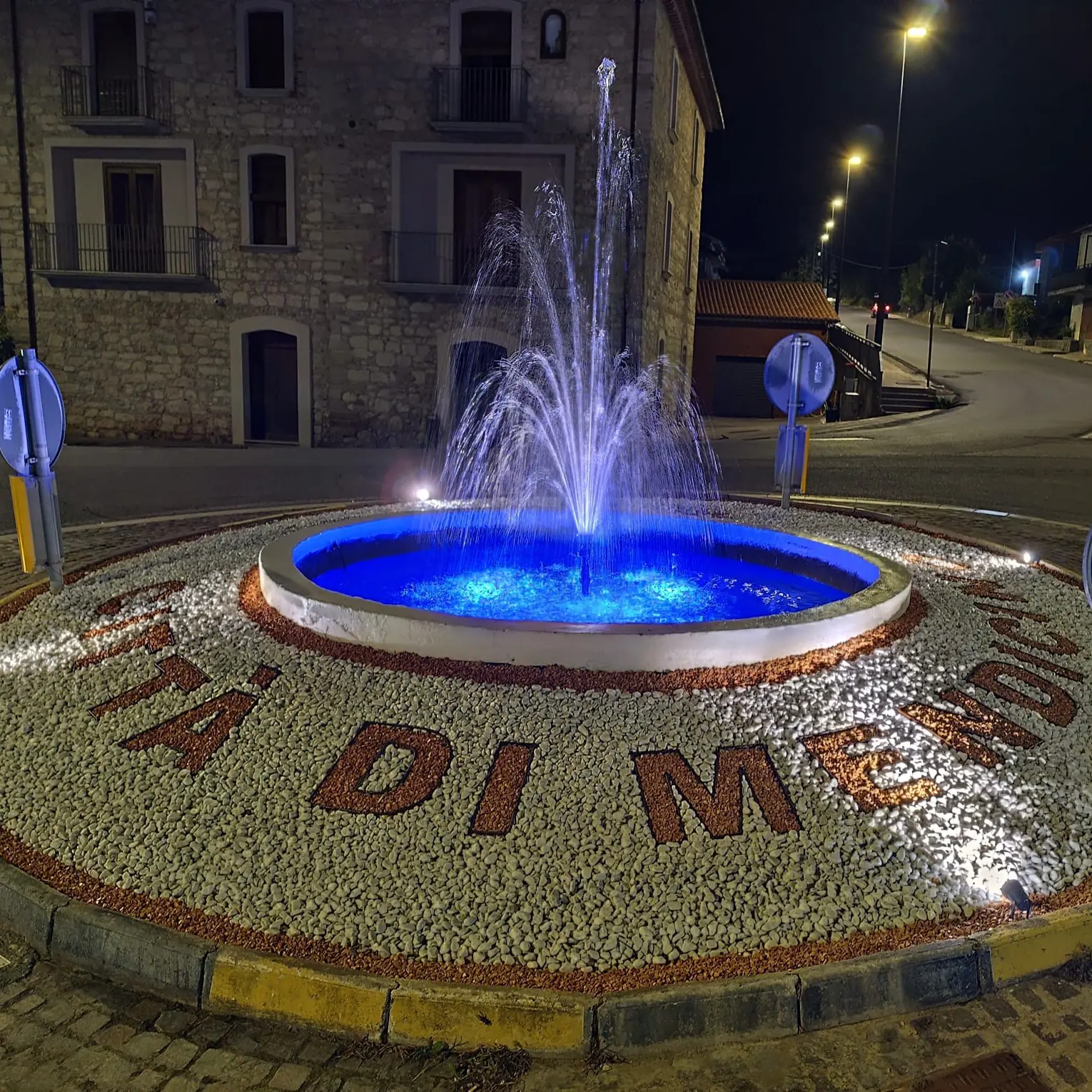 Mendicino, nuova vita per la rotatoria del bivio Tivolille