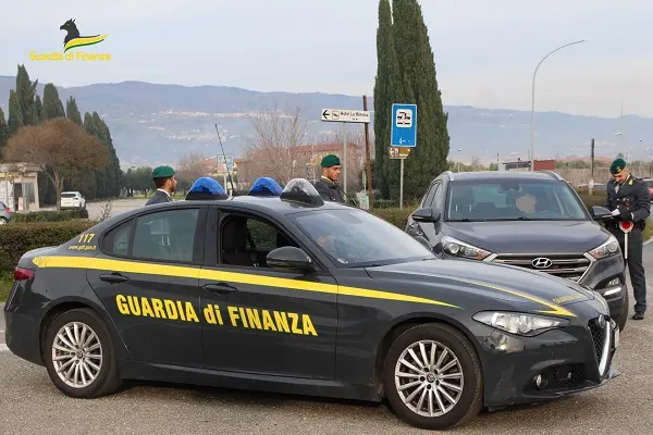 Crotone, imprenditore della ristorazione agli arresti domiciliari per bancarotta\n