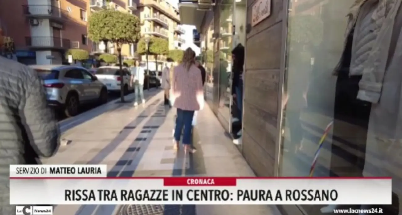 Rissa tra ragazze in centro: paura a Rossano