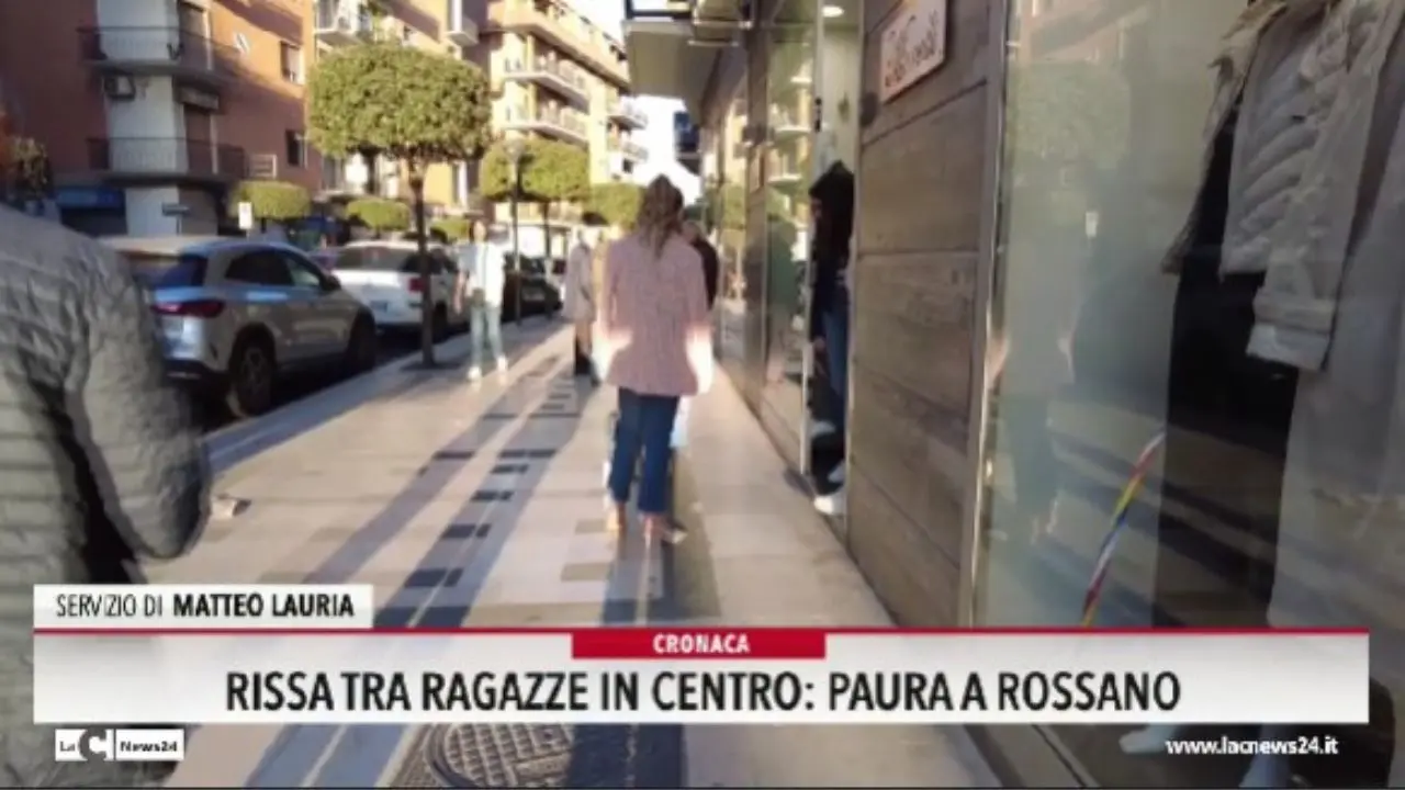 Rissa tra ragazze in centro: paura a Rossano