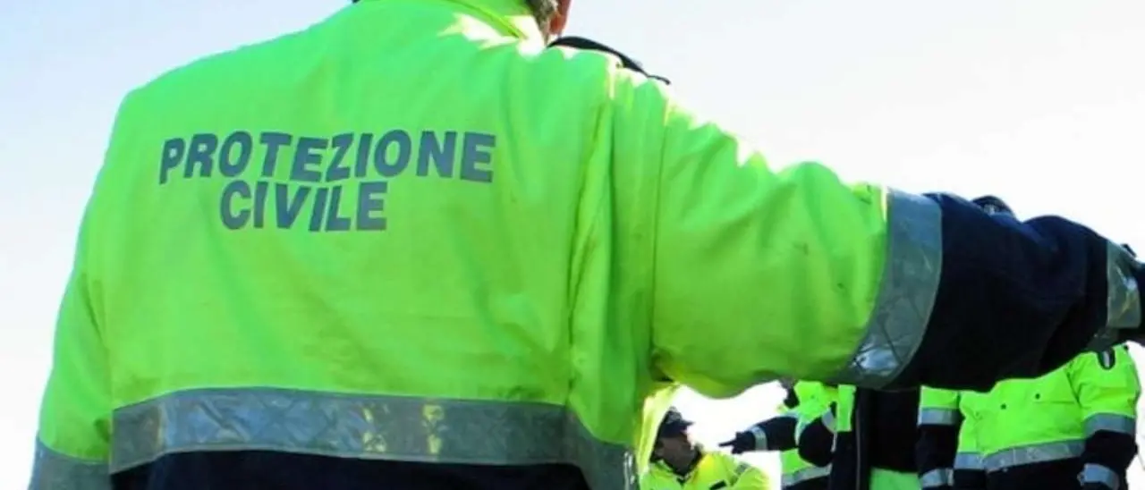 Simulazione di terremoto alla scuola Garibaldi-Don Bosco: a Vibo l’esercitazione regionale di Protezione Civile\n