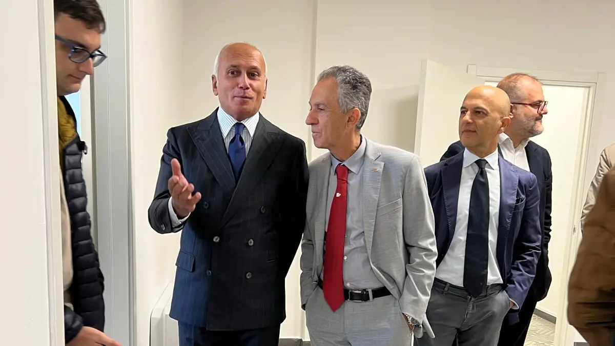 Il sindaco Franz Caruso insieme al Rettore Nicola Leone