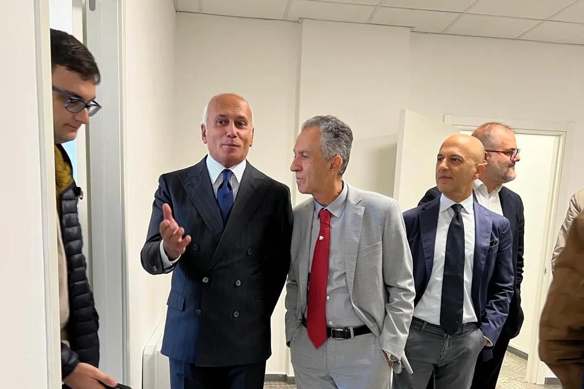 Il sindaco Franz Caruso insieme al Rettore Nicola Leone