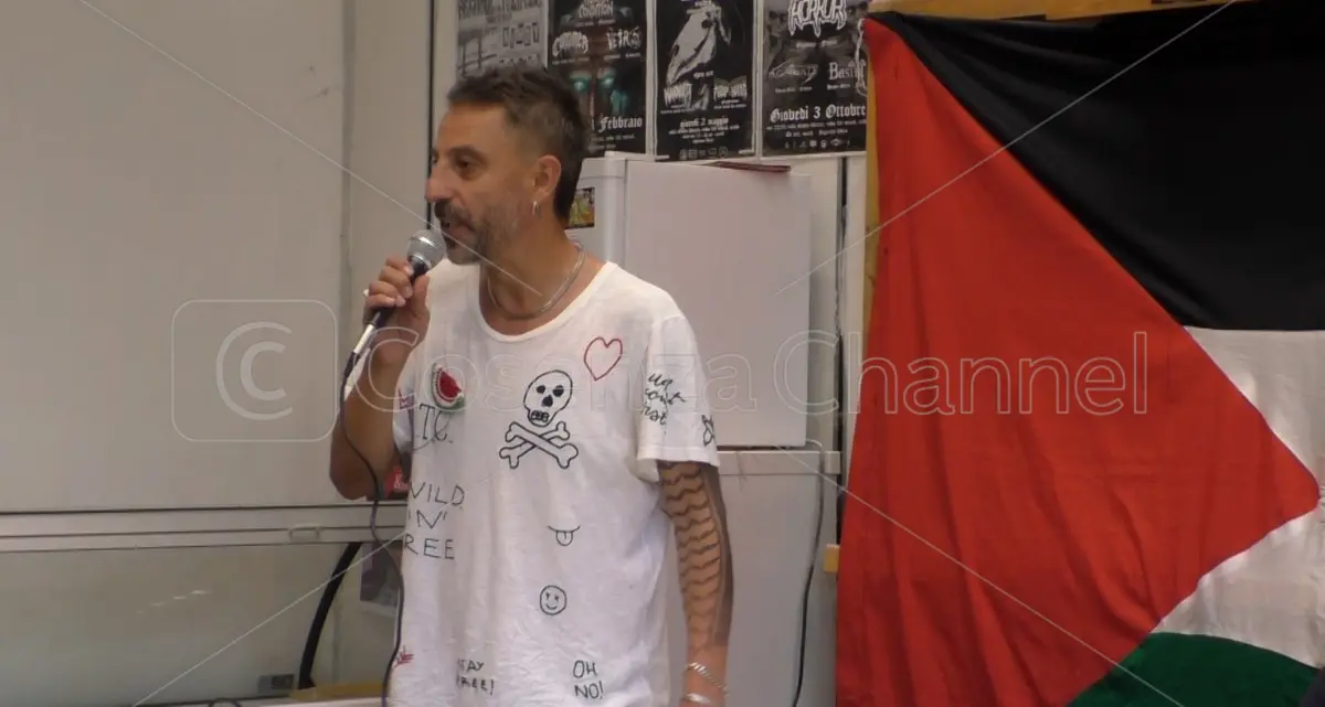 Il calabrese Fullone e gli altri attivisti della Freedom Flotilla in carcere: «I soldati israeliani ci hanno aggredito»