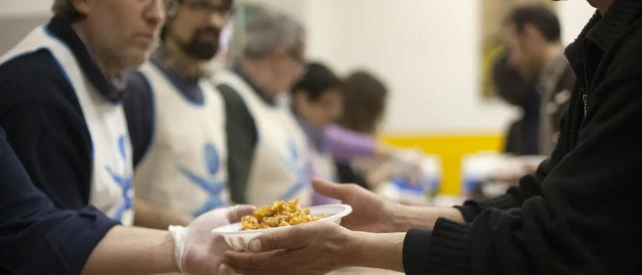 Italia allo stremo, in Calabria un minore su tre vive in povertà e sempre più famiglie si rivolgono alla Caritas\n