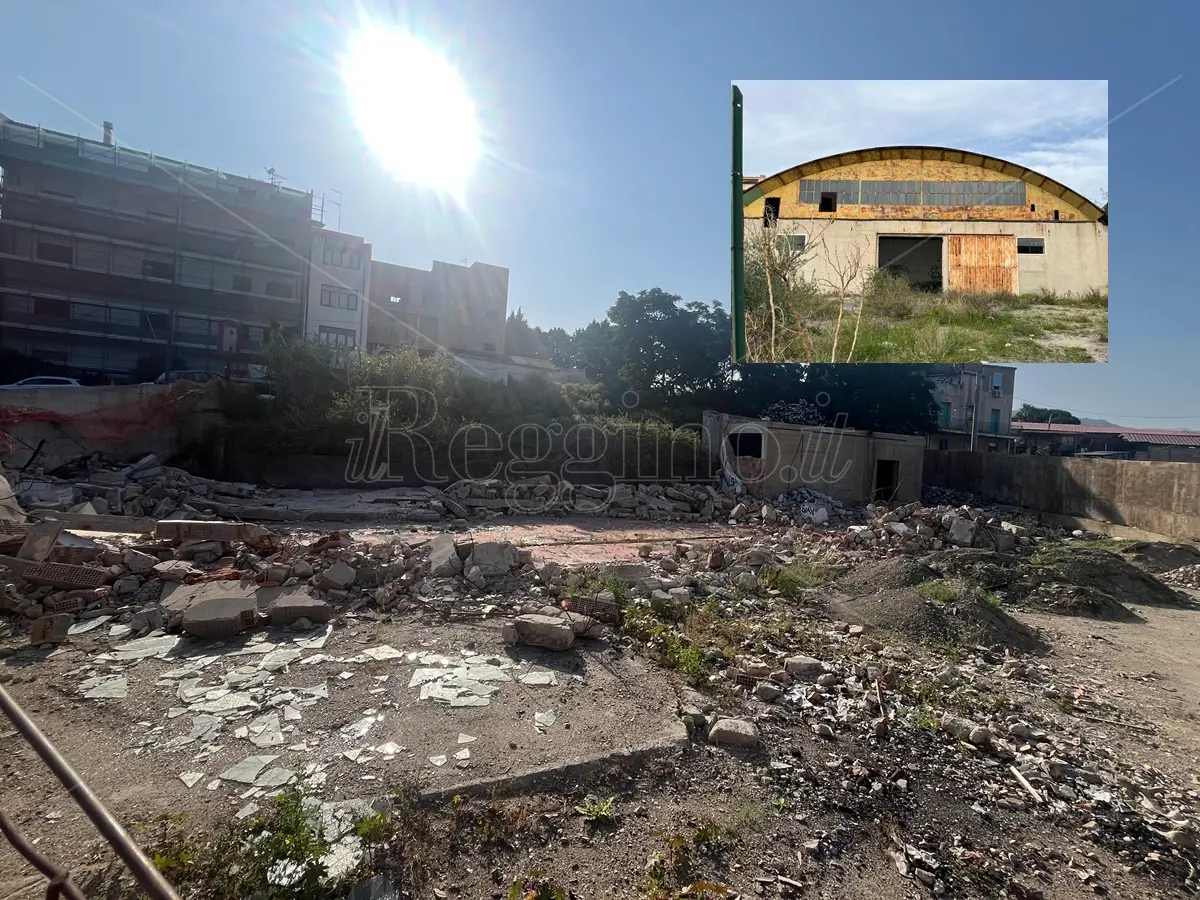 Reggio, demolita l’ex fabbrica agrumaria Italcitrus e avviata la bonifica dell’amianto - FOTO